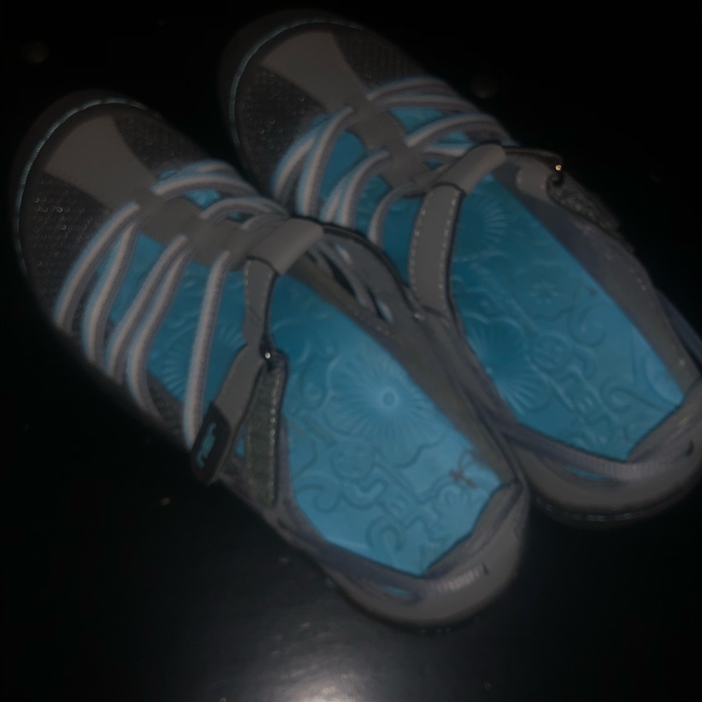 JBU comfort shoes.
